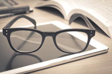 在昆明地区配置2000-2500的电脑能玩魔兽世界就好